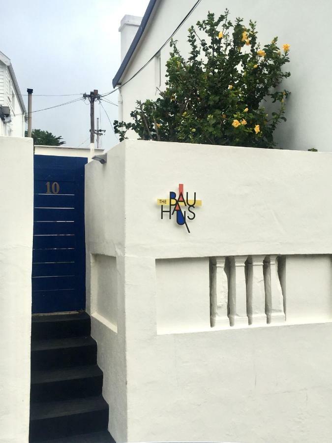 Holiday home The Bauhaus Kalk Bay *